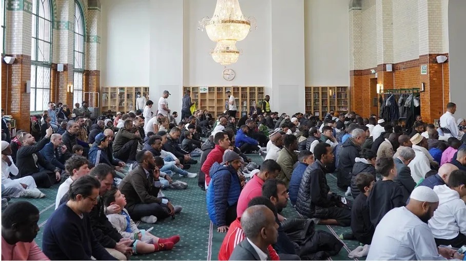 الإسلاموفوبيا.. اعتداءات عنصرية على مسجد في ستوكهولم